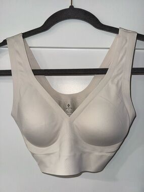 EBY Seamless Wireless Scoop Bra